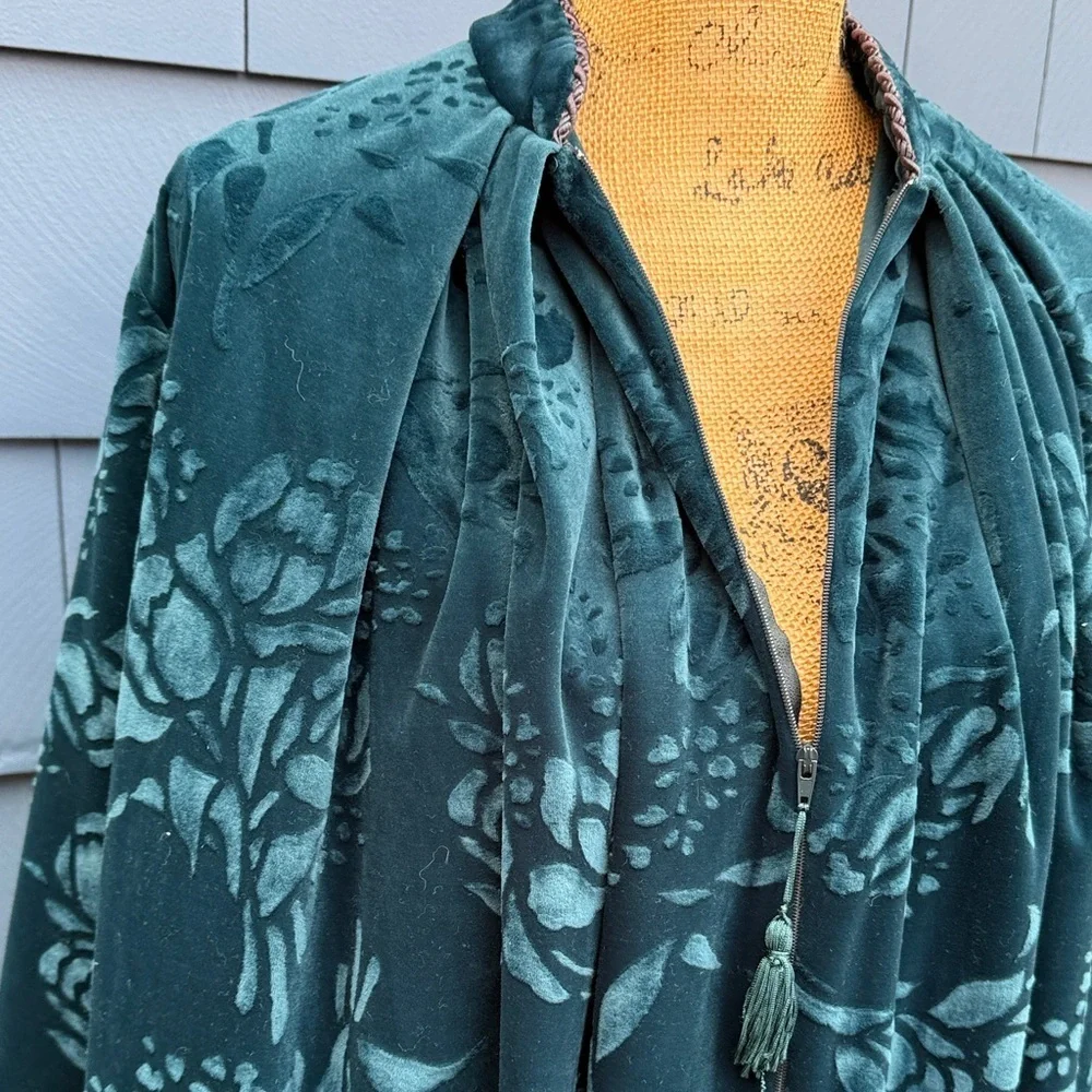 Jasmine Rose Elegant Teal Floral Robe velvet small NWOT